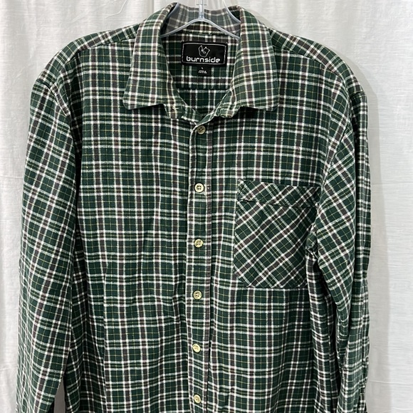 Burnside Green Button-Front Flannel - Picture 3 of 4